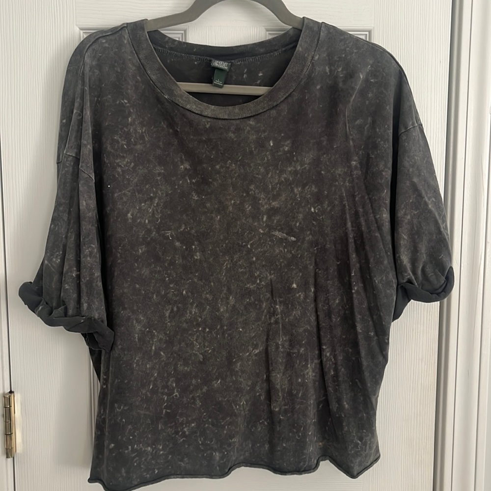 Short sleeve, slightly cropped black tee